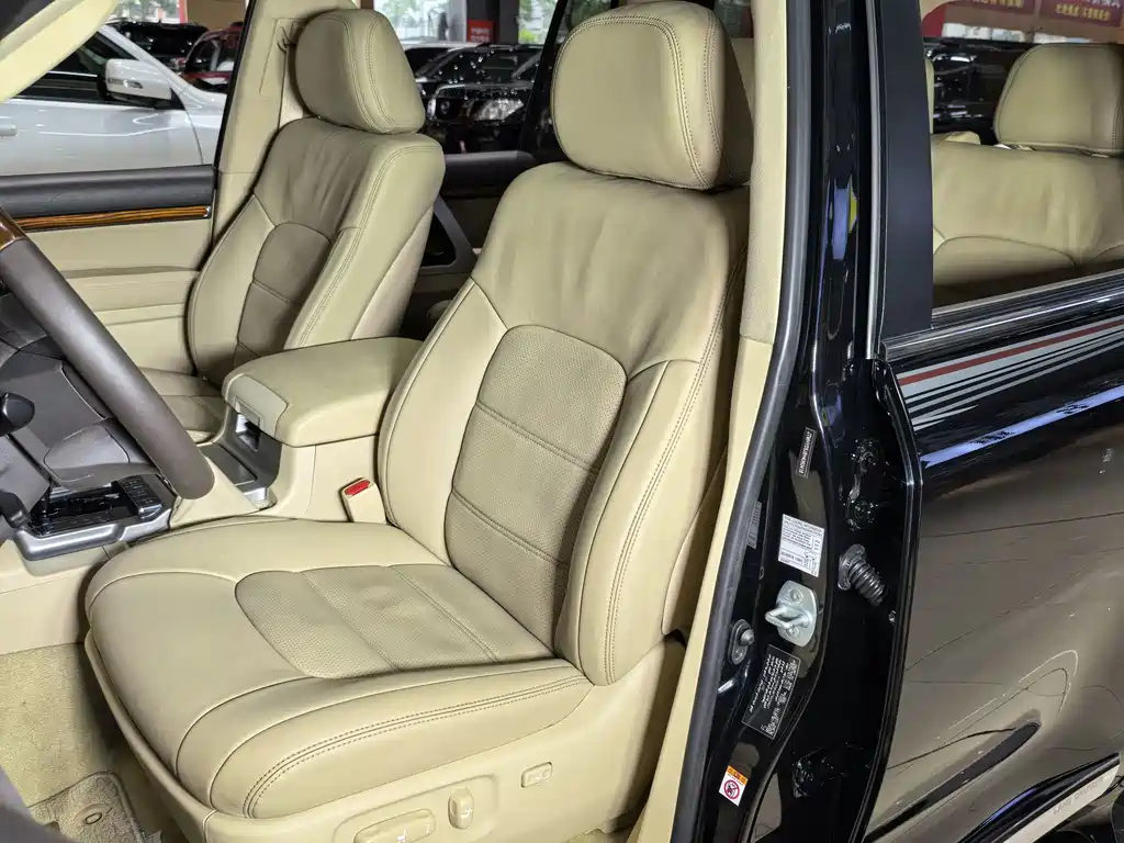 Toyota Land Cruiser 2017 — фото 17