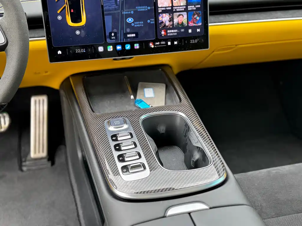 Xiaomi SU7 Ultra 2025 — фото 11