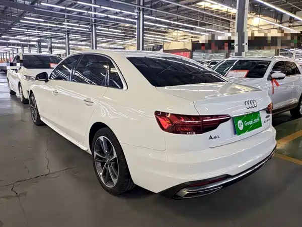 Audi A4L 2021