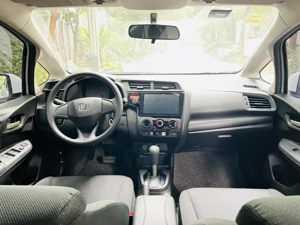 Honda Fit 2016 — фото 10