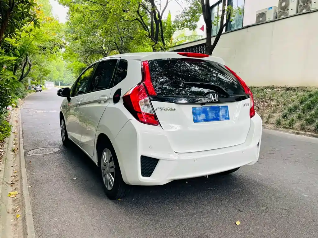 Honda Fit 2016 — фото 13