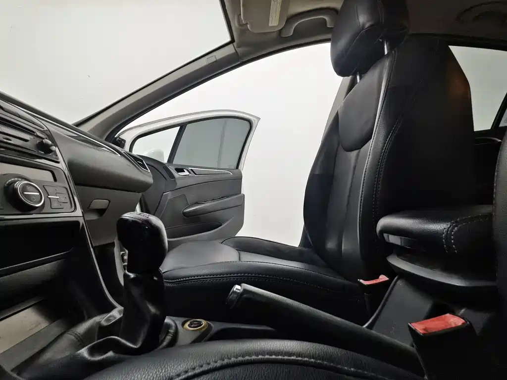 Peugeot 308 2013 — фото 12