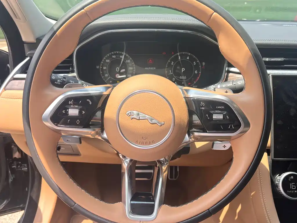 Jaguar XFL 2025