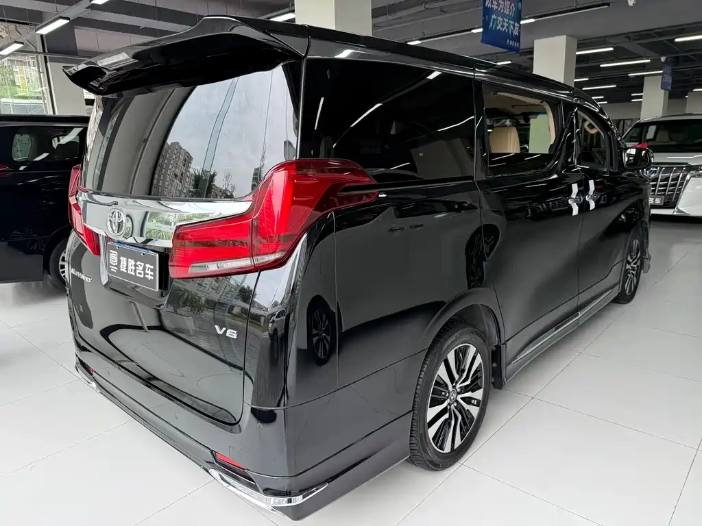 Toyota Alphard 2018 — фото 7