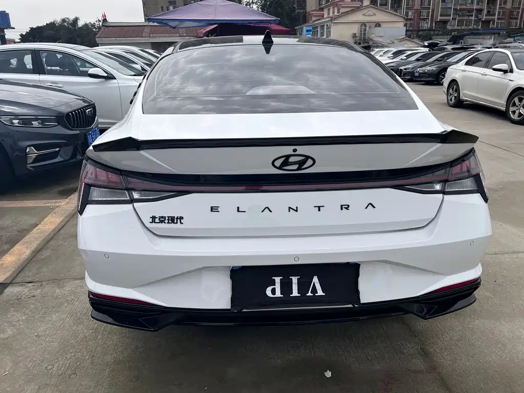 Hyundai Elantra 2020 — фото 15