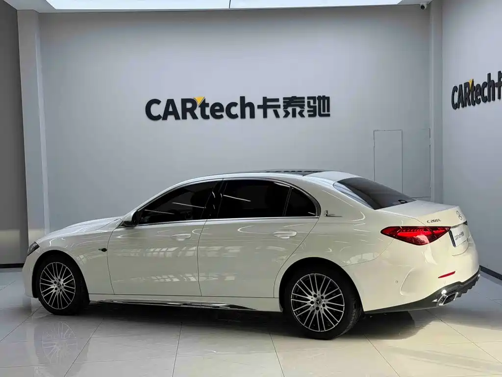 Mercedes-Benz C-Class 2025 — фото 6