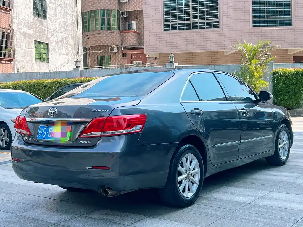 Toyota Camry 2009 — фото 4