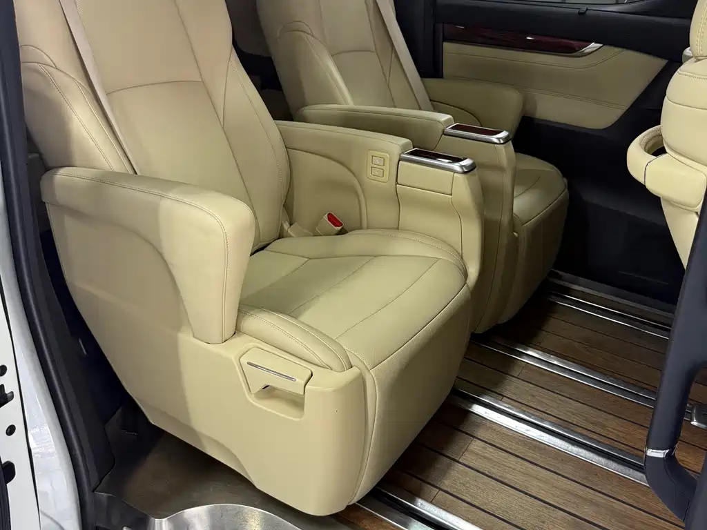 Toyota Alphard 2016 — фото 8