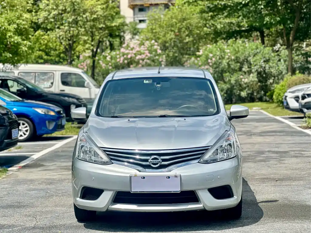 Nissan Livina 2018 — фото 2
