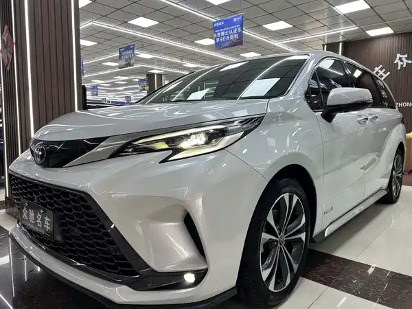 Toyota Granvia 2023