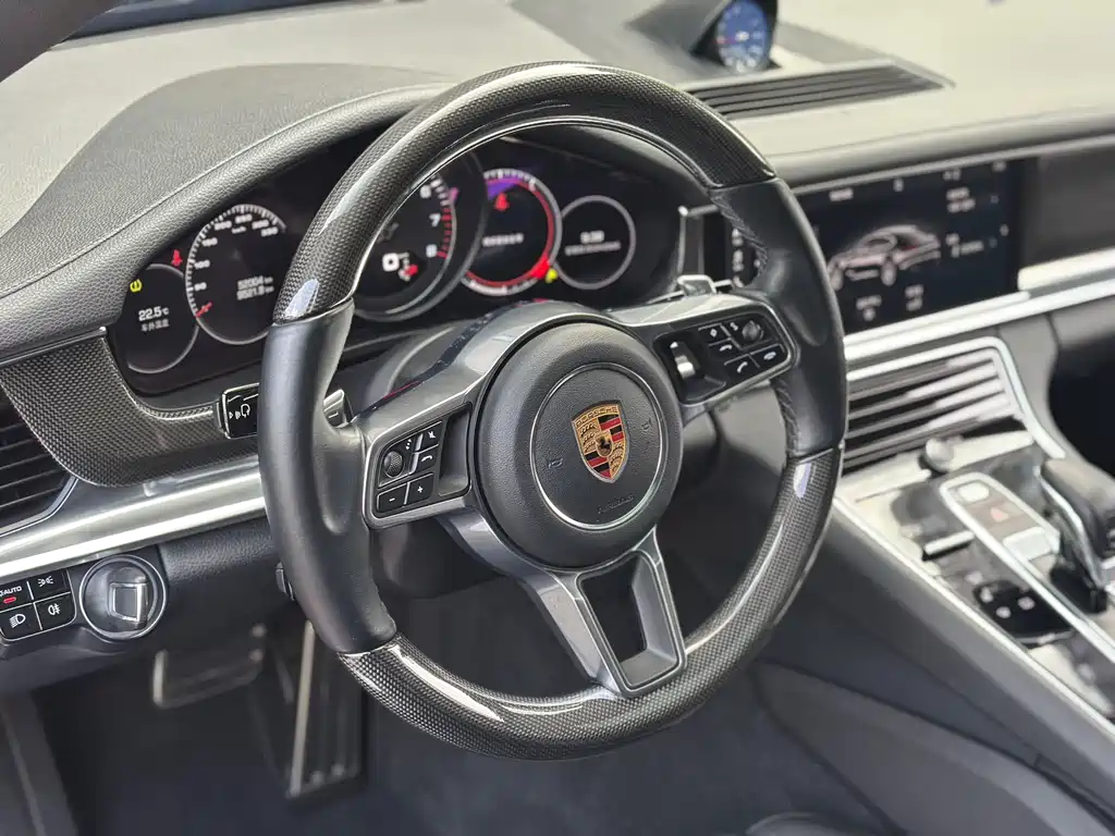 Porsche Panamera 2018 — фото 9