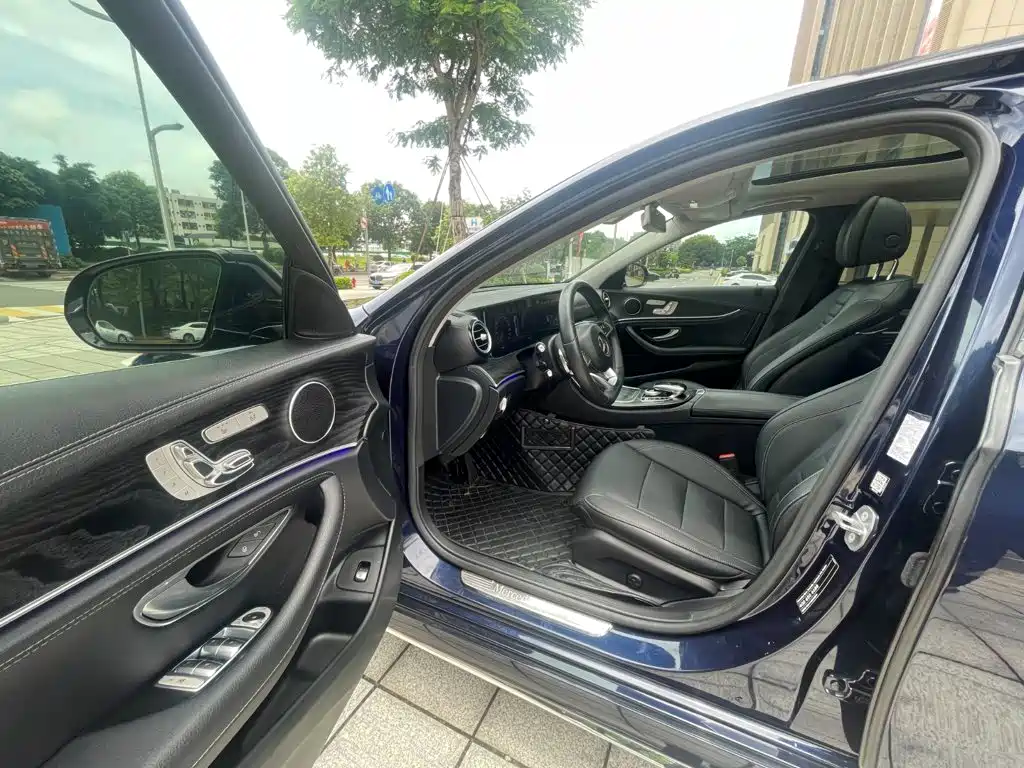 Mercedes-Benz E-Class 2018 — фото 14