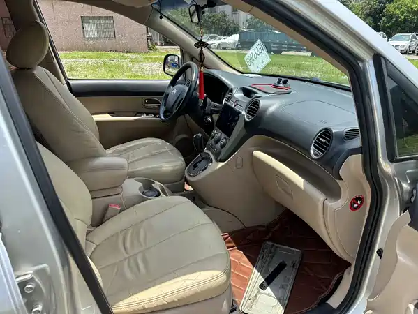 Kia Jiale 2011