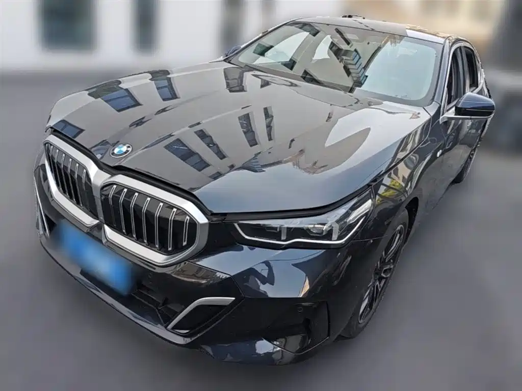 BMW 5 Series 2024 — фото 1