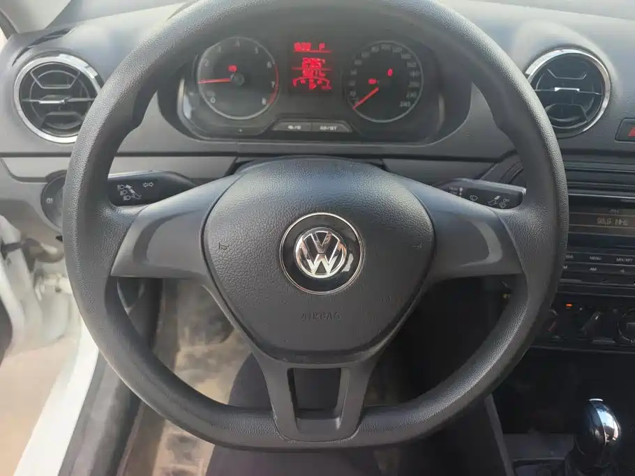 Volkswagen Jetta 2018 — фото 14