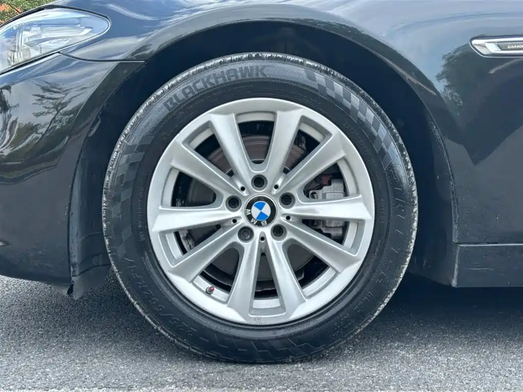 BMW 5 Series 2017 — фото 18