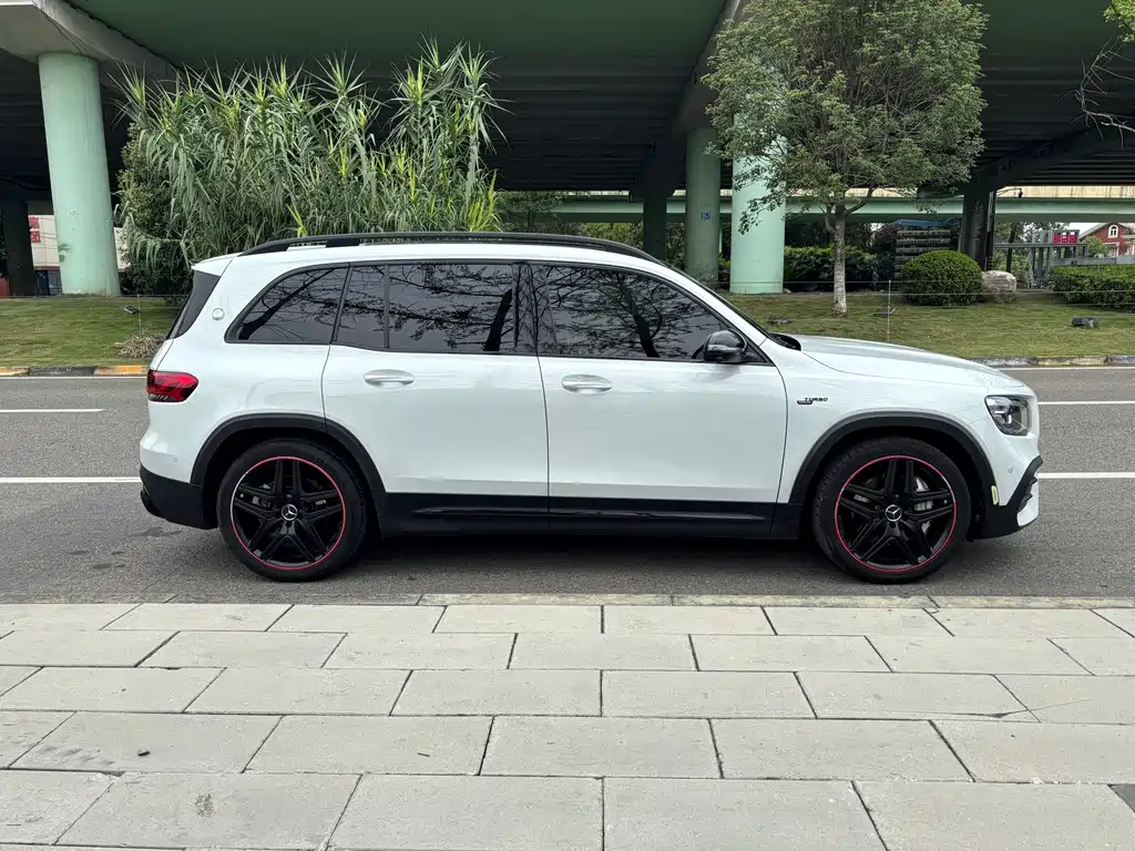 Mercedes-Benz GLB AMG 2023 — фото 6