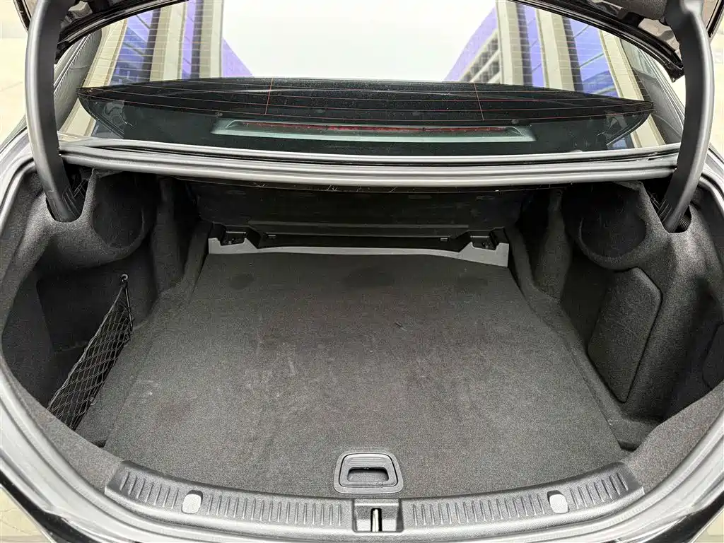 Mercedes-Benz E-Class 2022 — фото 18