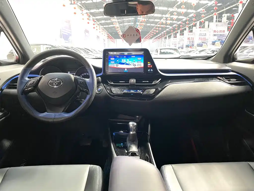 Toyota C-HR 2021 — фото 9
