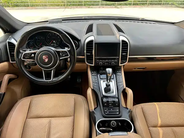 Porsche Cayenne 2016
