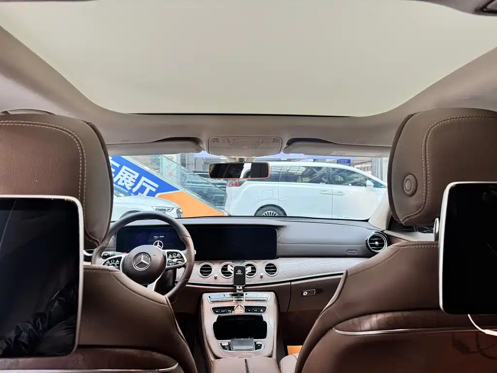 Mercedes-Benz E-Class 2020 — фото 18