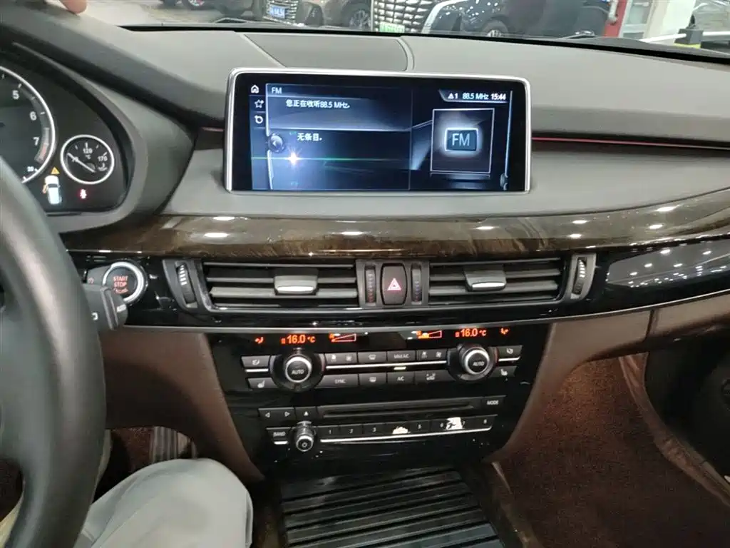 BMW X5 2017 — фото 13