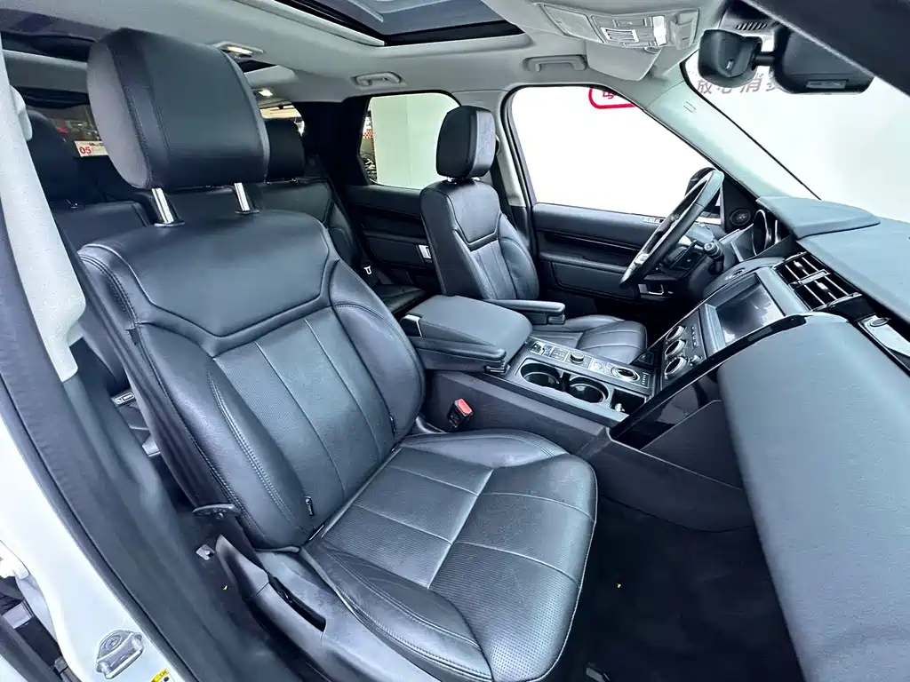Land Rover Discovery 2019 — фото 17