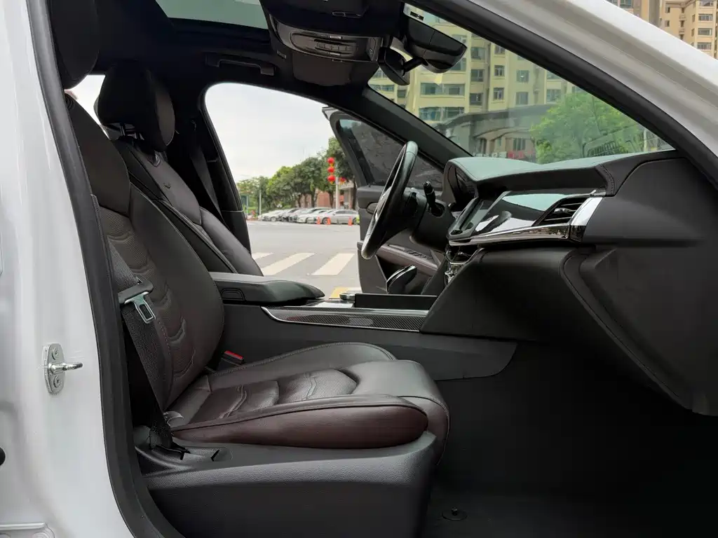 Cadillac CT6 2023 — фото 26
