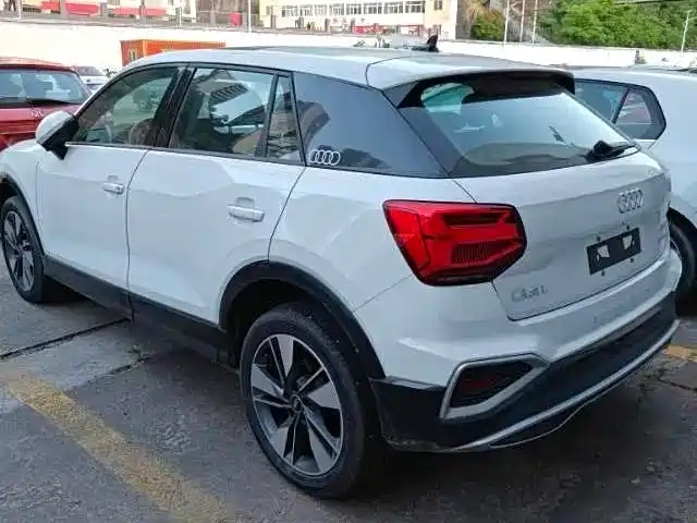 Audi Q2L 2023 — фото 9