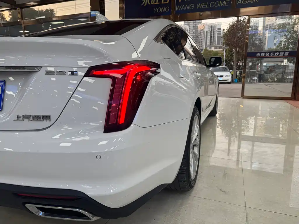 Cadillac CT5 2022 — фото 18