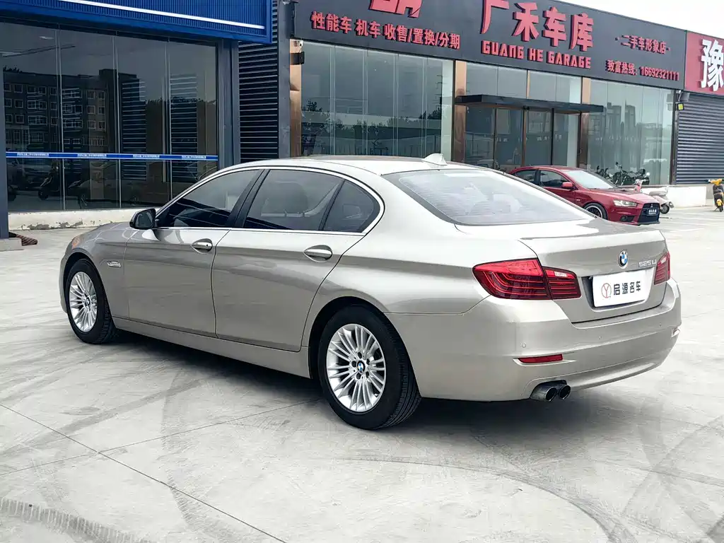 BMW 5 Series 2016 — фото 15