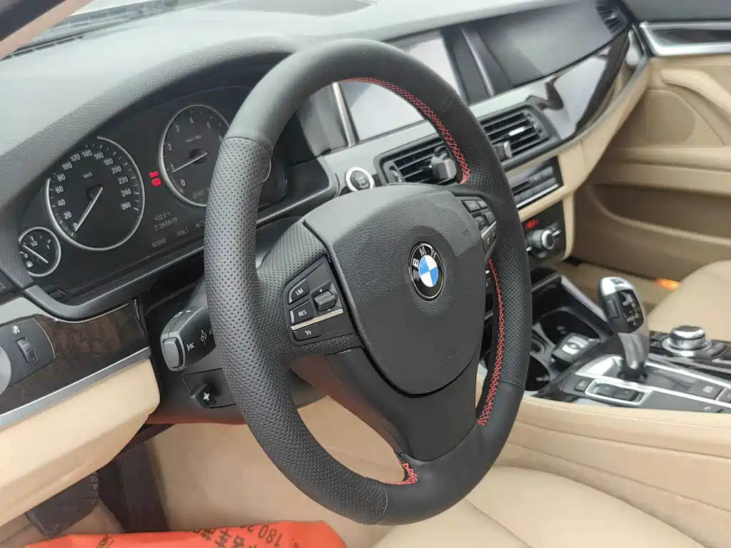 BMW 5 Series 2016 — фото 13