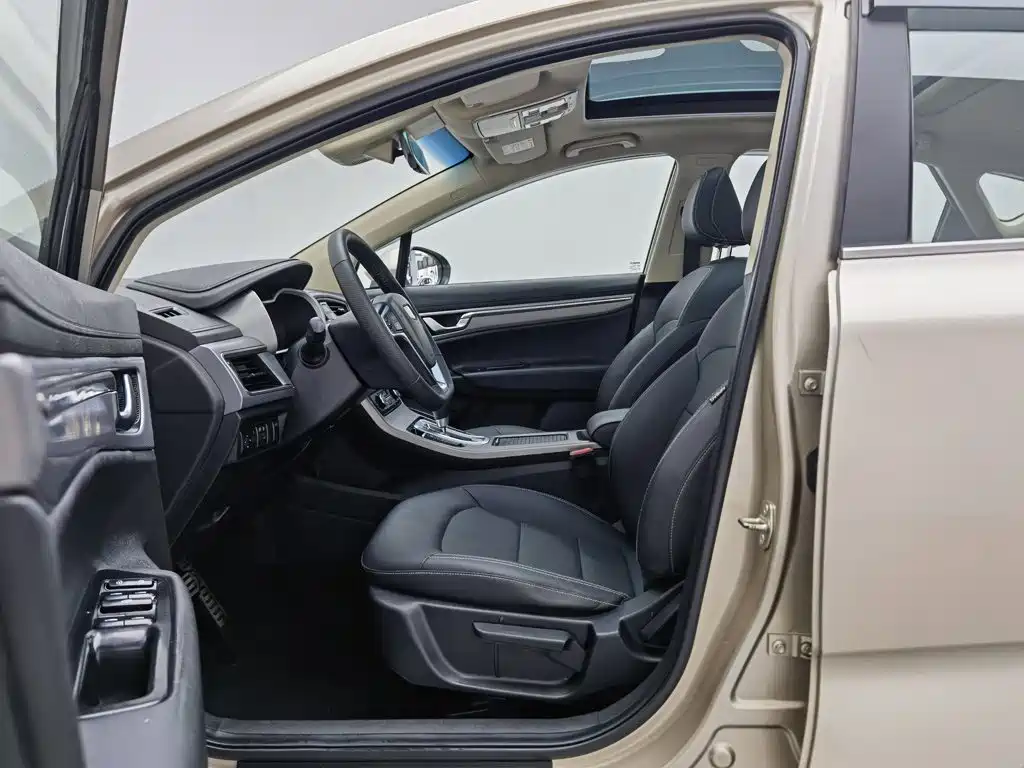 Geely Emgrand GS 2019 — фото 10
