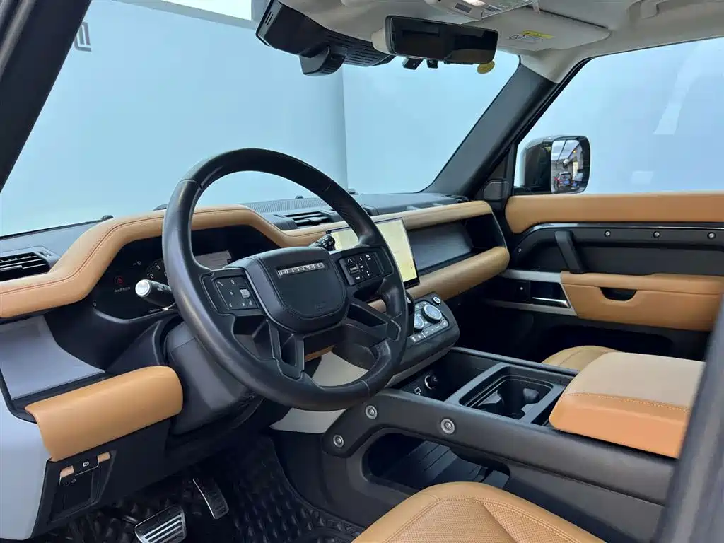 Land Rover Defender 2023 — фото 15