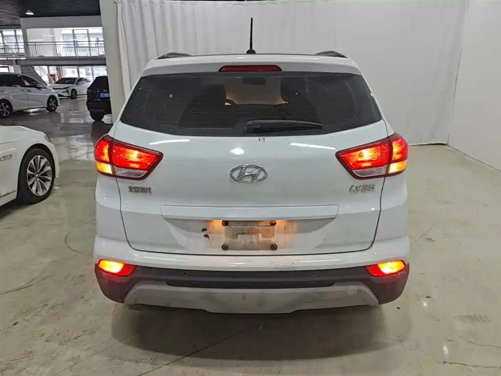 Hyundai ix25 2017 — фото 6
