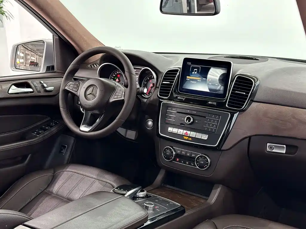 Mercedes-Benz GLE 2016 — фото 12