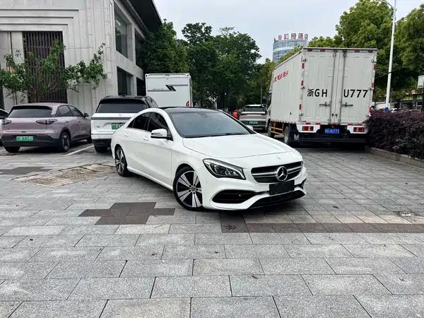Mercedes-Benz CLA 2015