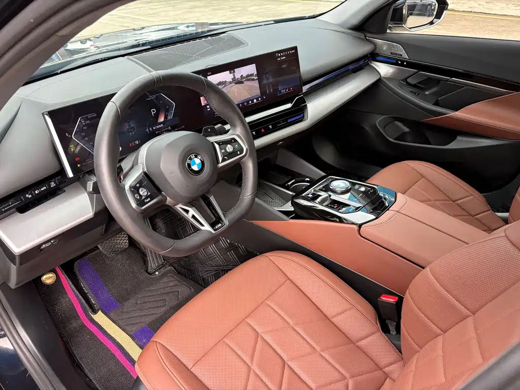 BMW 5 Series 2024 — фото 10