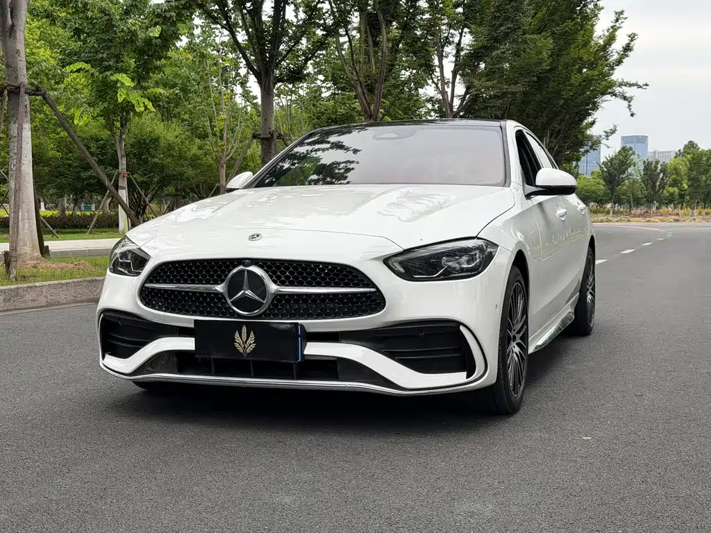 Mercedes-Benz C-Class 2025 — фото 1