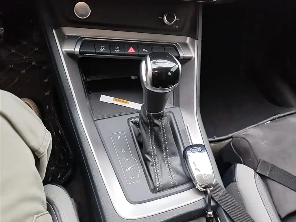 Audi Q3 2020 — фото 14