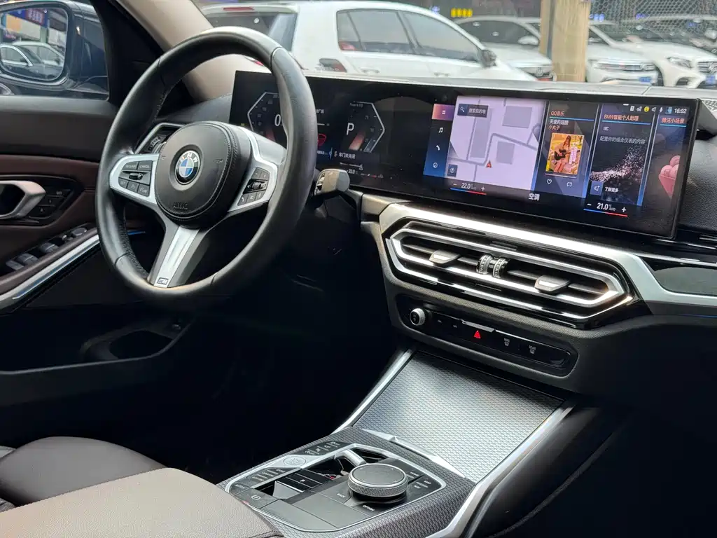BMW 3 Series 2023 — фото 18