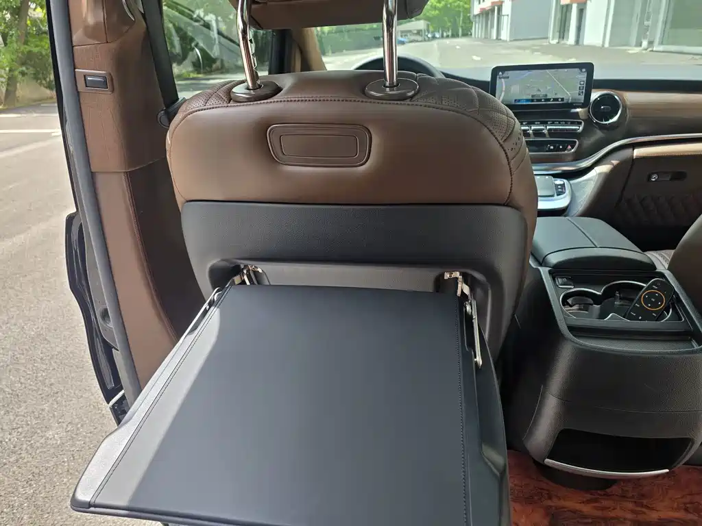 Mercedes-Benz V-Class 2021 — фото 15