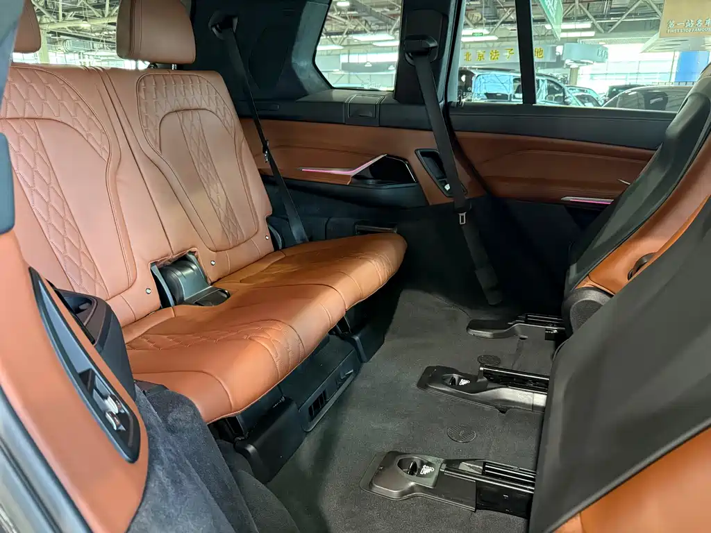 BMW X7 2023 — фото 28