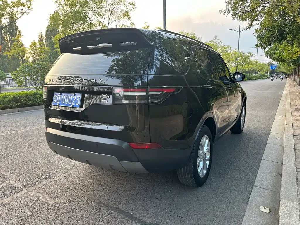 Land Rover Discovery 2018 — фото 9