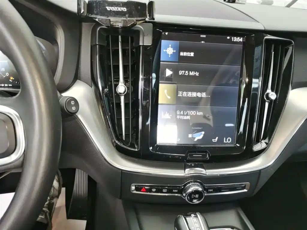 Volvo XC60 2019 — фото 13