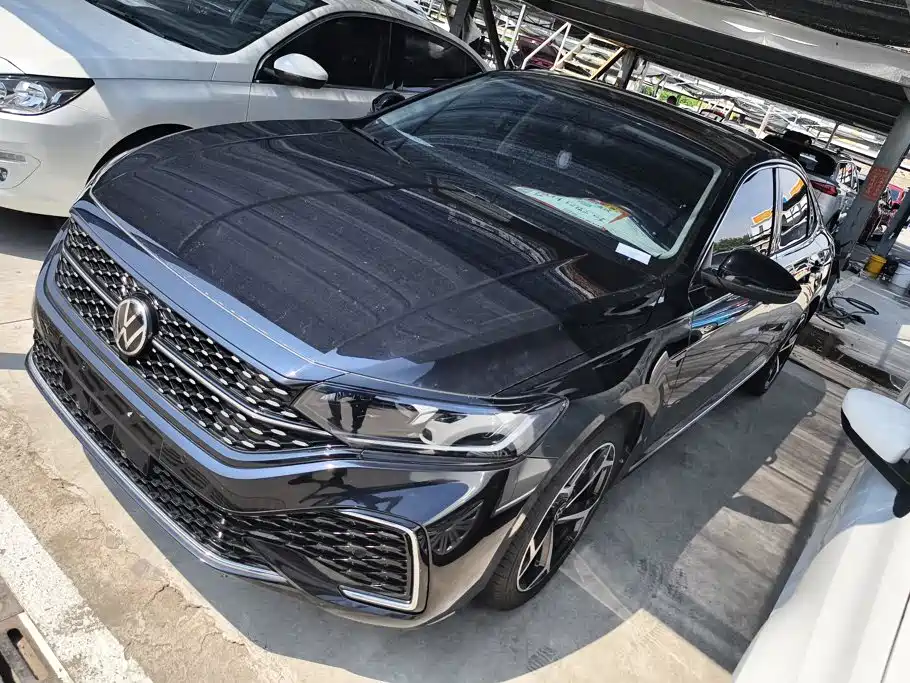 Volkswagen Passat 2024