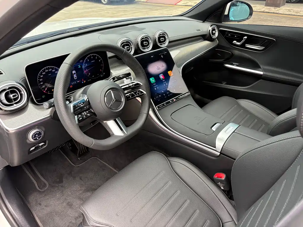 Mercedes-Benz C-Class 2025