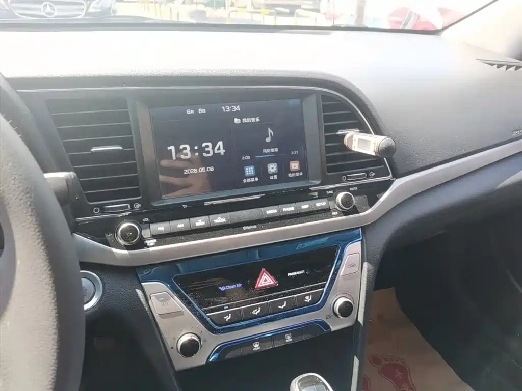 Hyundai Elantra 2018 — фото 13