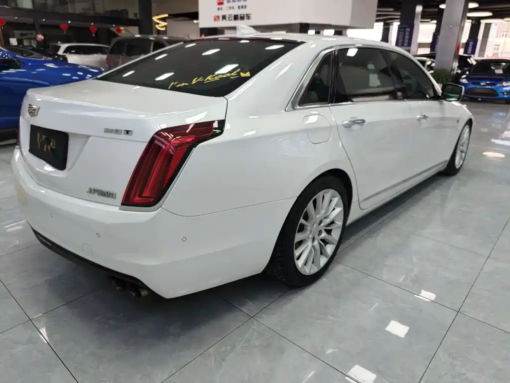 Cadillac CT6 2017 — фото 20