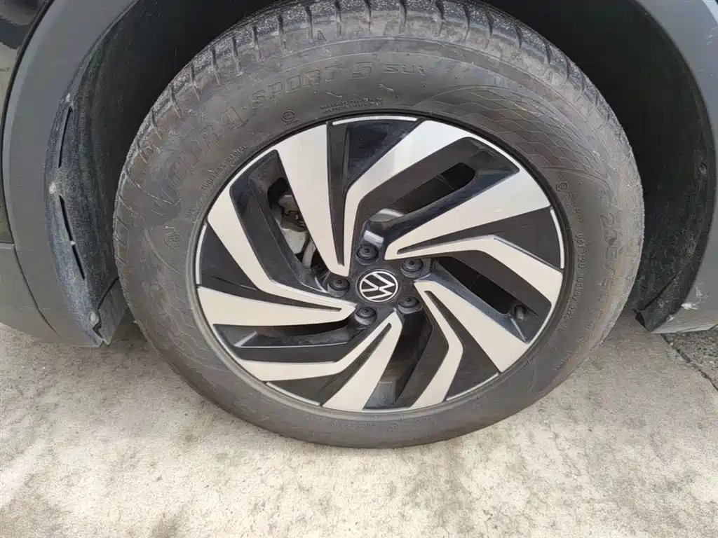 Volkswagen Tiguan L 2023 — фото 23